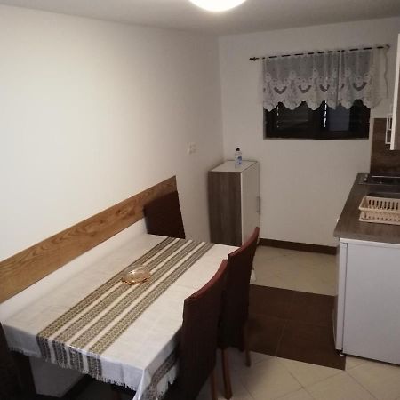 Apartman Cvita Tkon Exterior foto